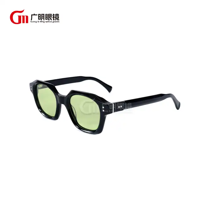 Why are hexagon tortoise sunglasses a unisex accessory?